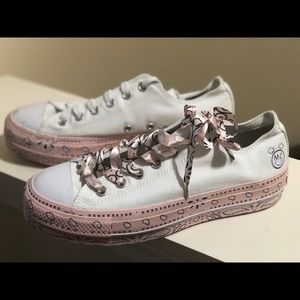 Converse x Miley Cyrus Pink sneakers